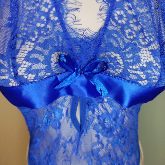 Lace Deep V Backless Halter Open Crotch Bodysuit Lingerie - Picture 4 of 7